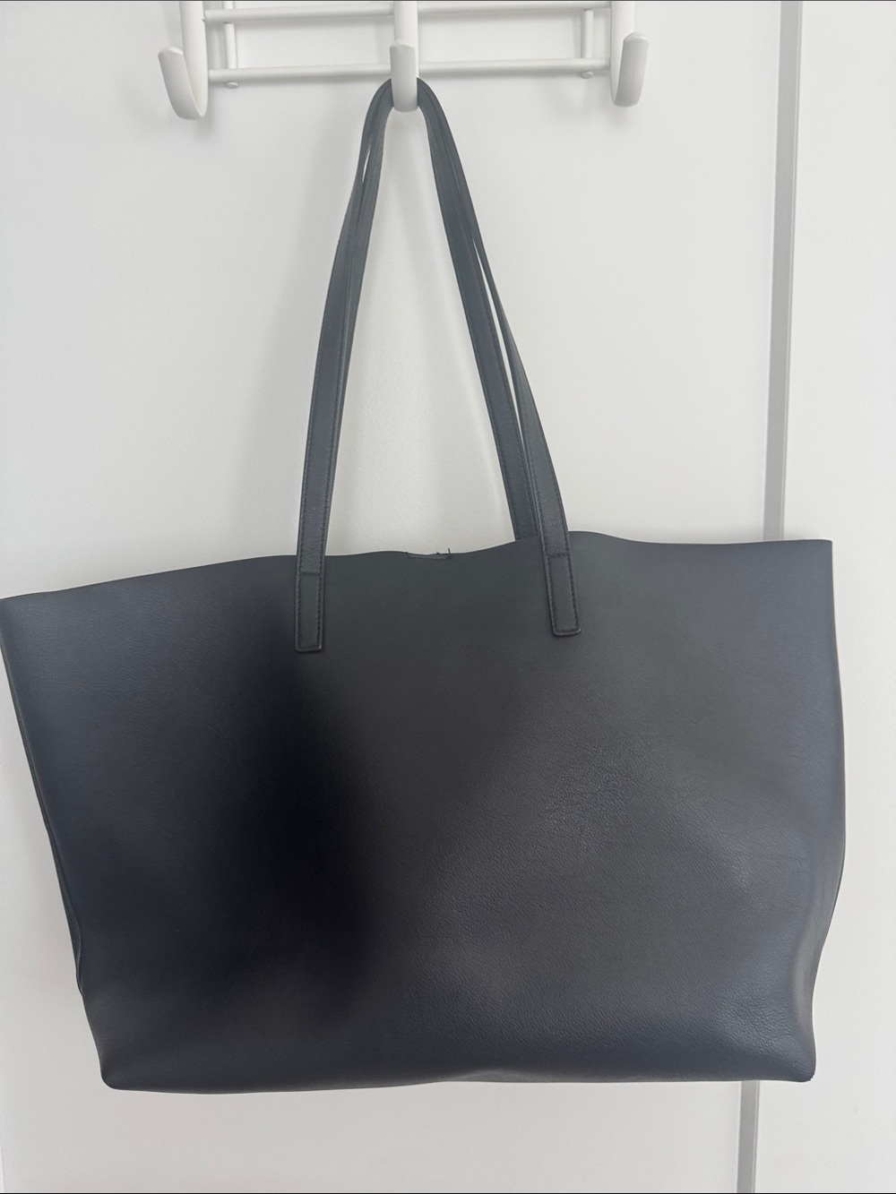 Saint Laurent Black Leather Tote with Gold YSL Pouch - Picture 4 of 11